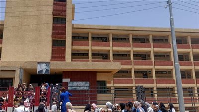 ارتياح طلاب الشهادة الإعدادية بالقليوبية لسهولة امتحاني مادتي العلوم والدين