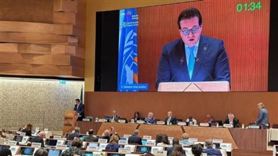 وزير الصحة يلقي كلمة 