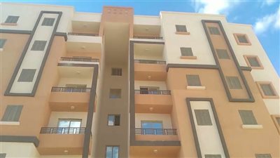 سكان مشروع 557 عمارة حدائق 6 أكتوبر يطالبون بتشغيل المدارس 