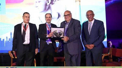 الدكتور ياسر نور: ورش عمل لشرح التقنيات الجراحية الحديثة بالمناظير لشباب الأطباء