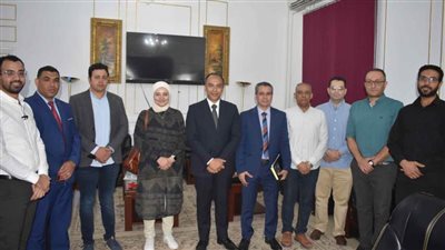 نائب محافظ المنيا يستقبل اللجنة المرشحة من الجامعة لتفقد إدارة نظم المعلومات والتحول الرقمي بالديوان العام