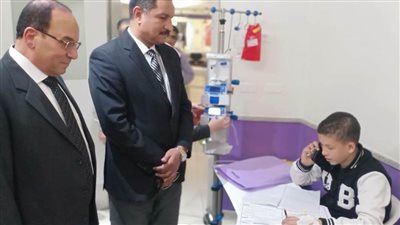 مدير تعليم الجيزة يطمئن على طلاب الشهادة الإعدادية بمستشفى 57357