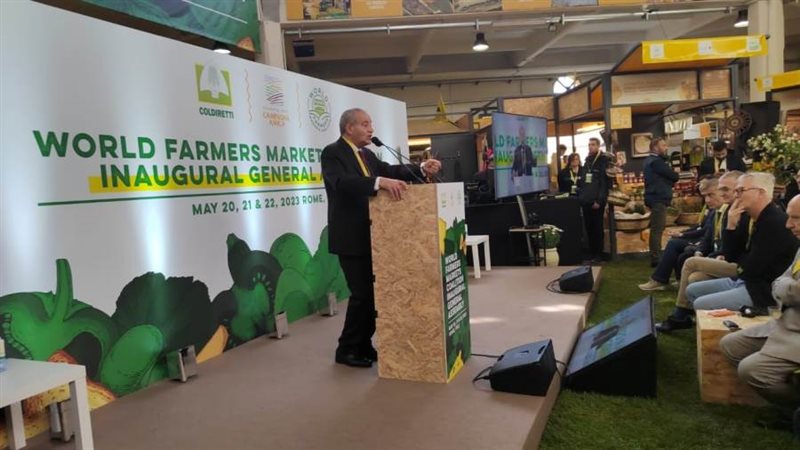 التعاون مع إيطاليا