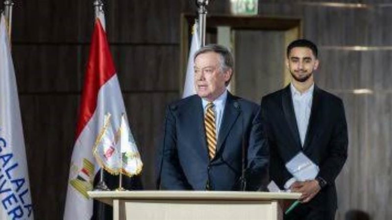 رئيس جامعة أريزونا