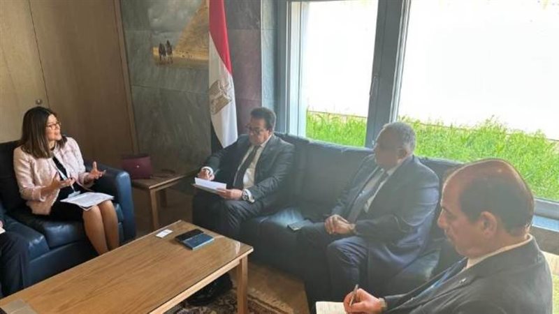 وزير الصحة خلال لقاء