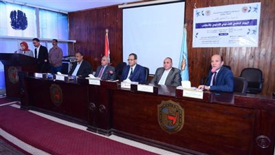 صيدلة سوهاج تحتفل باليوم العلمي لطلاب قسم العقاقير وتشيد بباكورة إنتاجهم للأدوية الطبيعية