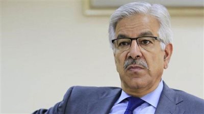 وزير الدفاع الباكستاني: ندرس حظر حزب عمران خان السياسي