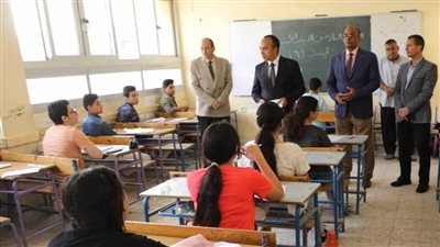 إحالة 4 رؤساء لجان ومراقبين للتحقيق بالمنيا