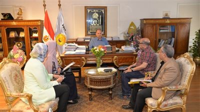 محافظ أسيوط يوجه بمواصلة حملات التفتيش على المستشفيات والوحدات الصحية للاطمئنان على سير العمل