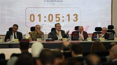 نقاشات المشاركين في الحوار الوطني بجلسة التعليم قبل الجامعي