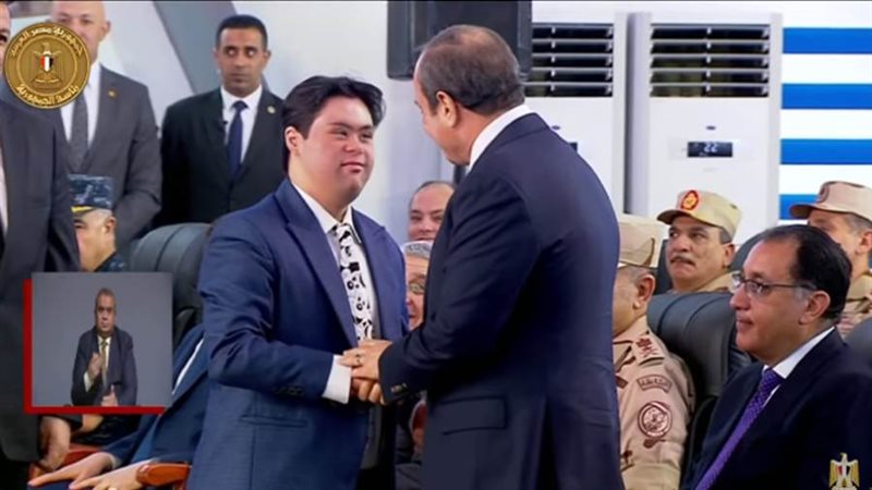 الرئيس السيسي يحقق