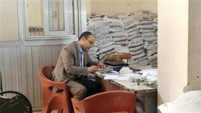 ضبط طن سكر تمويني و133 زجاجة زيت قبل بيعها بالسوق السوداء بالدقهلية 