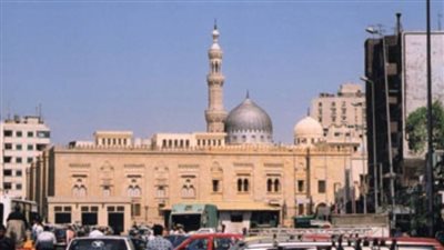  بالفيديو.. حناجر المصلين تصدح بالصلاة على النبي في مسجد السيدة زينب