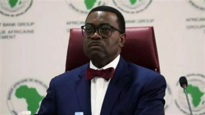 رئيس بنك التنمية الإفريقي:الأفارقة المهاجرون يرسلون 85 مليار دولار من التحويلات إلى قارتنا