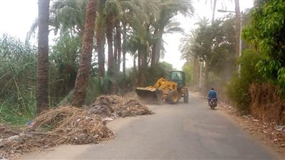 محافظ أسيوط رفع 532 طن مخلفات وتسوية وتمهيد طرق خلال حملات بـ4 مراكز