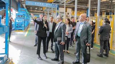 وفد اقتصادية قناة السويس يعرض حوافز الاستثمار على أعضاء غرفة التجارة لمدينة جوانزو الصينية