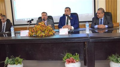 الكهرباء تعقد ندوة عن الفحص الضريبي للأجور 