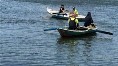 انتشال جثمان شاب ألقى بنفسه من أعلى كوبري طلخا بالدقهلية 