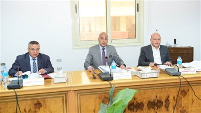 المرشحون لمنصب مدير عام لإدارتي الشئون الهندسية والحسابات بجامعة سوهاج يعرضون خططهم التطويرية