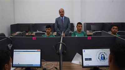 بدء امتحانات جامعة العريش.. ورئيس الجامعة يتابع الامتحانات