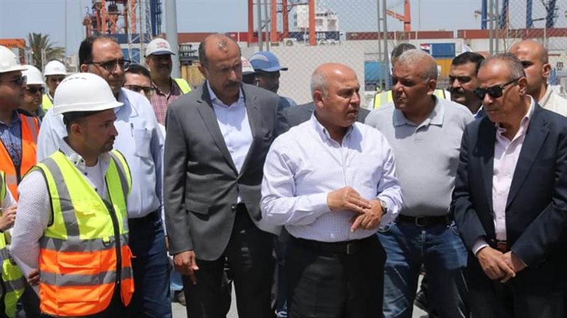 وزير النقل يتفقد