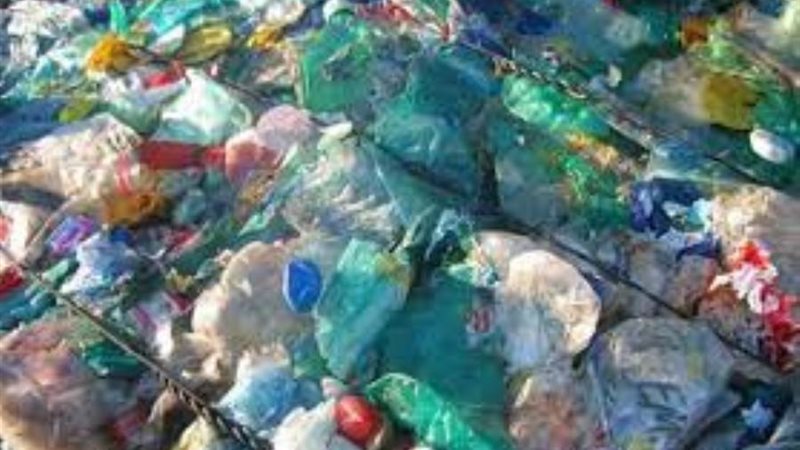 مخلفات البلاستيك