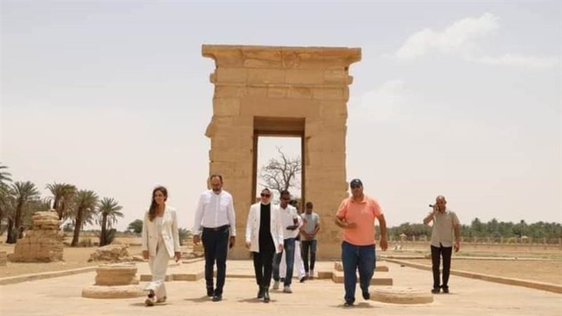 نائب المحافظ و المهندسة