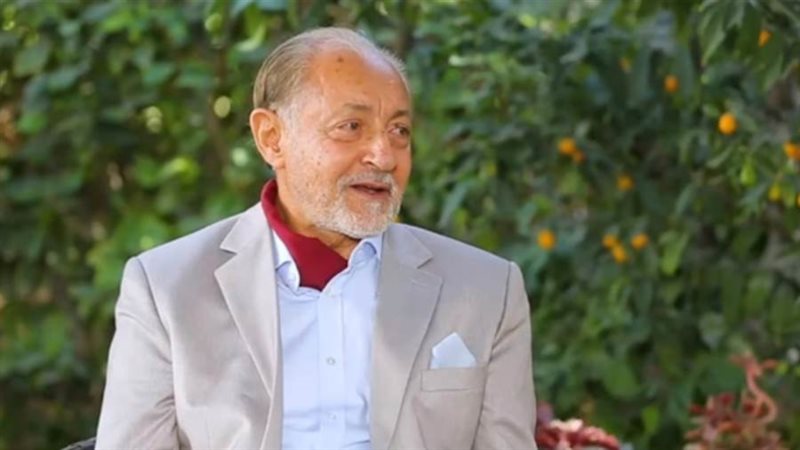 الفنان عبد العزيز