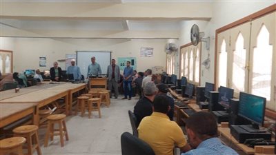 رئيس منطقة سوهاج الأزهرية يتابع انطلاق تدريب المجموعة الرابعة من إداري المعاهد على مهارات الحاسب الآلي