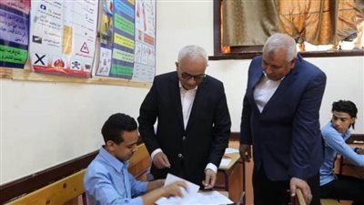 حجازي والزملوط يتفقدان امتحانات الدبلومات الفنية بالمدرسة الثانوية الصناعية العسكرية 