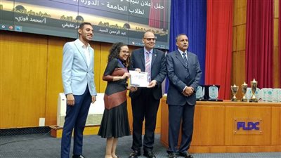 المهرجان الثاني عشر للفنون المسرحية بجامعة الإسكندرية يختتم أعماله ويكرم الطلاب الفائزين