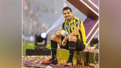 طارق حامد يحتفل بلقب الدوري السعودي ويشكر الجماهير