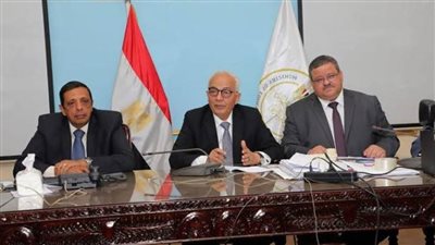 وزير التربية والتعليم يتابع سير امتحانات الدبلومات الفنية من غرفة العمليات المركزية بالوزارة