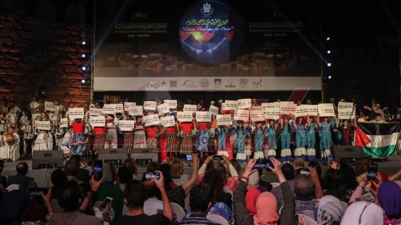 افتتاح مهرجان الطبول