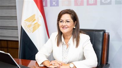 وزيرة التخطيط أمام 