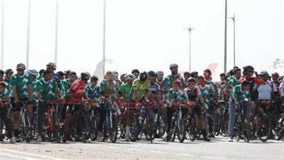 وزير الشباب والرياضة ومحافظ القاهرة يُطلقان شارة بدء أكبر ماراثون للدراجات الهوائية