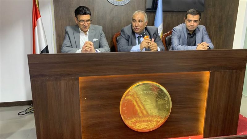 جانب من الندوة