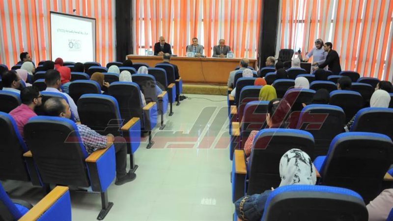 خلال الندوة