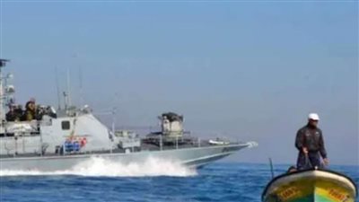 بحرية الاحتلال الإسرائيلي تهاجم مراكب صيادين فلسطينيين شمال قطاع غزة