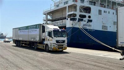 مركز الملك سلمان للإغاثة يسيّر أولى طلائع الجسر البحري الإغاثي السعودي إلى السودان