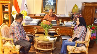 محافظ أسيوط يشدد على التفاعل مع شكاوى المواطنين ومتابعة مواقف السيارات بأسيوط الجديدة