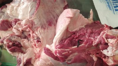 ضبط لحوم غير صالحة للاستهلاك الآدمي في حملة للرقابة على المطاعم بالبحيرة