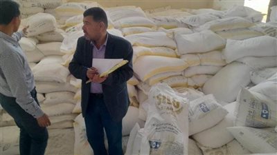 ضبط محطة وقود دون ترخيص ومصادرة 400 كيلو دقيق بالمنيا