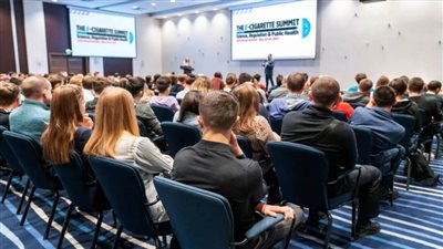 خبراء: منتجات التبغ الإلكترونية تخفض من خطر التدخين التقليدي على الصحة العامة