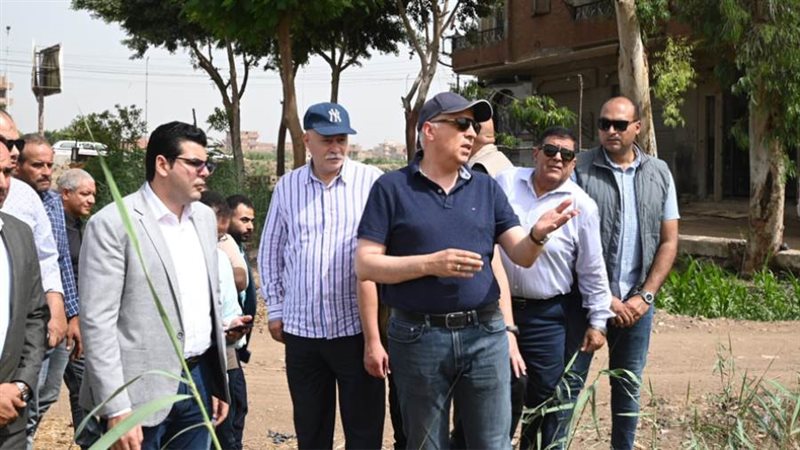 وزير الري يتابع موقف