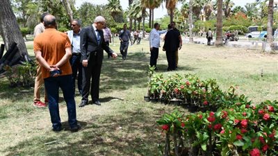 رئيس جامعة قناة السويس يُتابع تنفيذ المشروع المُتكامل لتطوير الحرم الجامعي