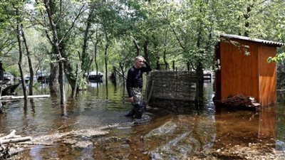 القوات الروسية تفجر سد نوفا كاخوفكا في خيرسون