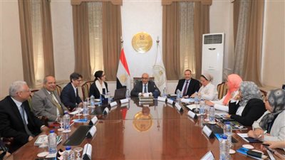وزير التربية والتعليم يبحث مع خبراء إيطاليين سبل التعاون في ربط المبنى المدرسي بالمجتمع