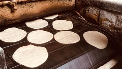 ضبط مخبزين لتصرفهما في ٢ طن من الدقيق البلدي المدعم بحملات تموينية بالإسماعيلية 