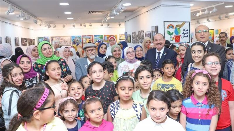 المعرض الفني الاول